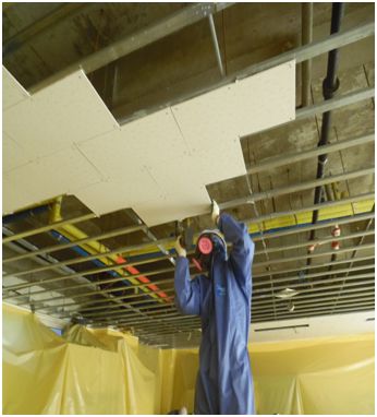 석면(텍스)해체 작업 중