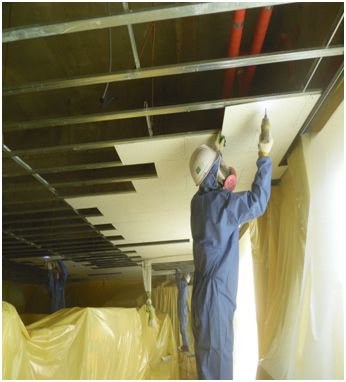 석면(텍스)해체 작업 중